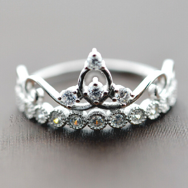 Rhodium Plated Lovely Crown Shape Ring With Round Rhinestone 061789j